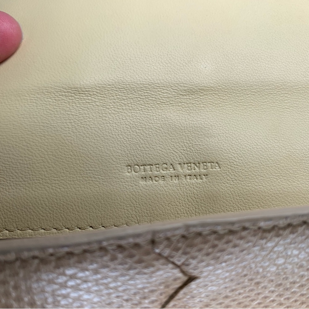 SOLD!!!Pristine Bottega Veneta Snakeskin leather clutch - Picture 4 of 11